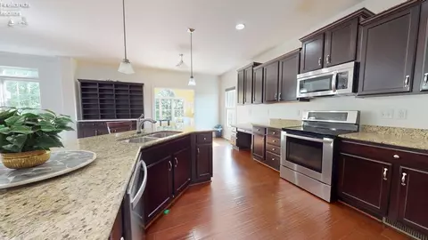 Kitchen - 1140 Meadowview Dr, Willard, OH 44890 photo 3 of 4