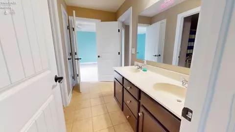 Bath - 1140 Meadowview Dr, Willard, OH 44890 photo 7 of 11