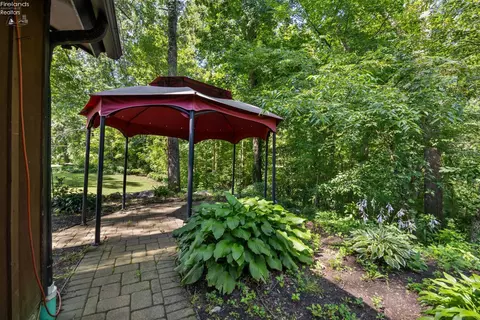 Exterior - 41180 Butternut Ridge Rd, Elyria, OH 44035 photo 6 of 9