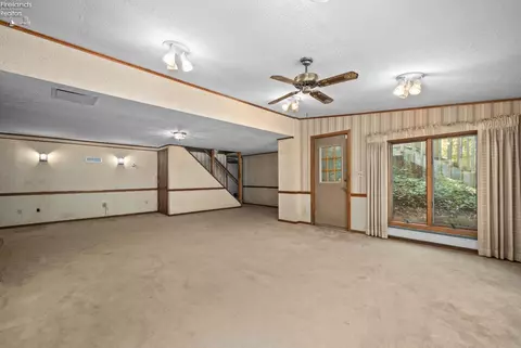 Living - 41180 Butternut Ridge Rd, Elyria, OH 44035 photo 6 of 7