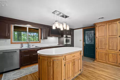 Kitchen - 41180 Butternut Ridge Rd, Elyria, OH 44035 photo 3 of 6