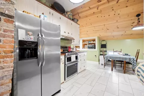 Kitchen - 403 E Adams, Sandusky, OH 44870 photo 5 of 5