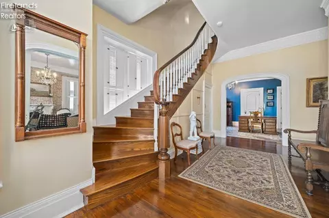 Entry Way - 403 E Adams, Sandusky, OH 44870 photo 2 of 9