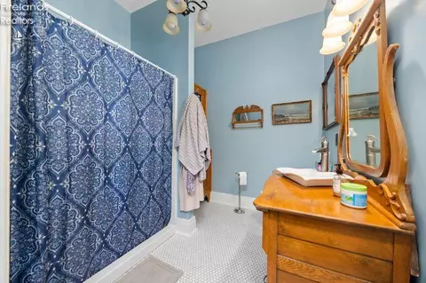 Bath - 403 E Adams, Sandusky, OH 44870 photo 11 of 11