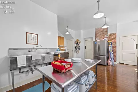 Kitchen - 403 E Adams, Sandusky, OH 44870 photo 3 of 5
