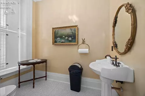Bath - 403 E Adams, Sandusky, OH 44870 photo 1 of 11