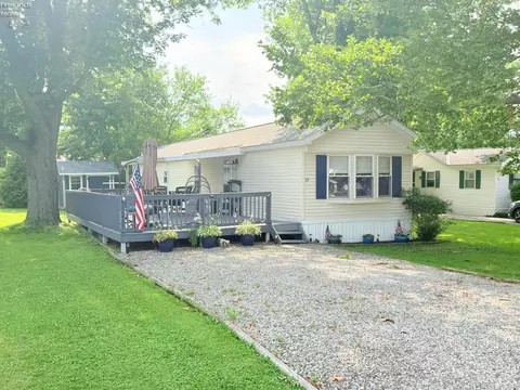 1600 N Buck Rd #39, Marblehead, OH 43440