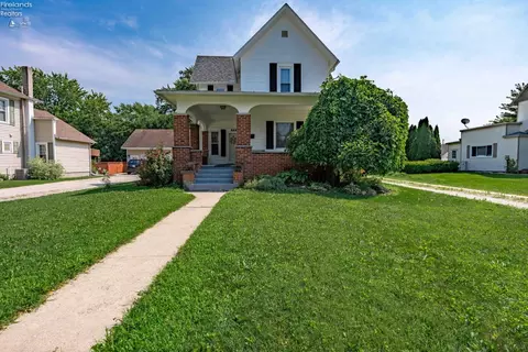 523 W Madison St, Gibsonburg, OH 43431