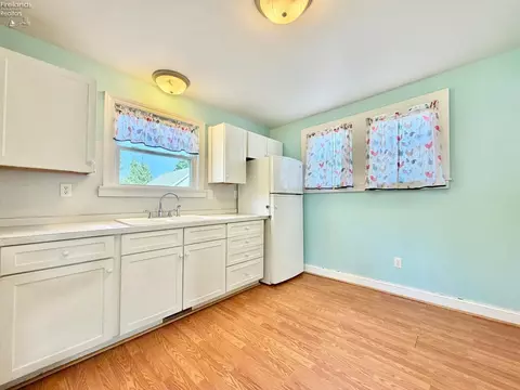Kitchen - 133 Walnut St, Bellevue, OH 44811 photo 2 of 2