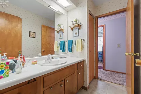 Bath - 1223 Brookview Dr, Huron, OH 44839 photo 2 of 3