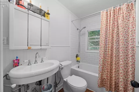 Bath - 311 Buckeye Rd, Huron, OH 44839 photo 1 of 1