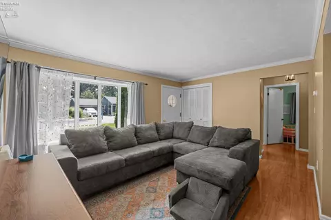 Living - 311 Buckeye Rd, Huron, OH 44839 photo 3 of 3