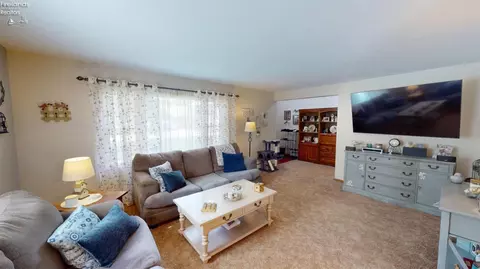 Living - 20938 W Johnson St, Williston, OH 43468 photo 3 of 3