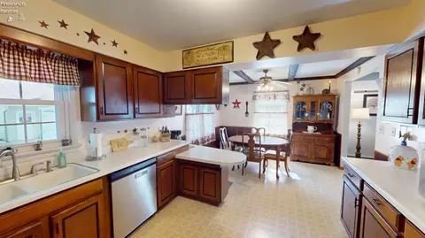 Kitchen - 20938 W Johnson St, Williston, OH 43468 photo 2 of 4