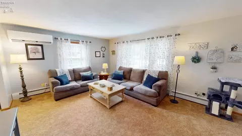 Living - 20938 W Johnson St, Williston, OH 43468 photo 2 of 3