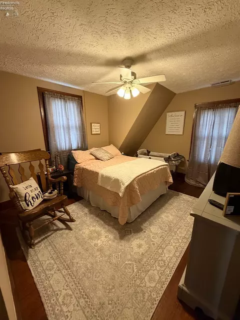 Bedroom - 816 Clark St, Willard, OH 44890 photo 3 of 6