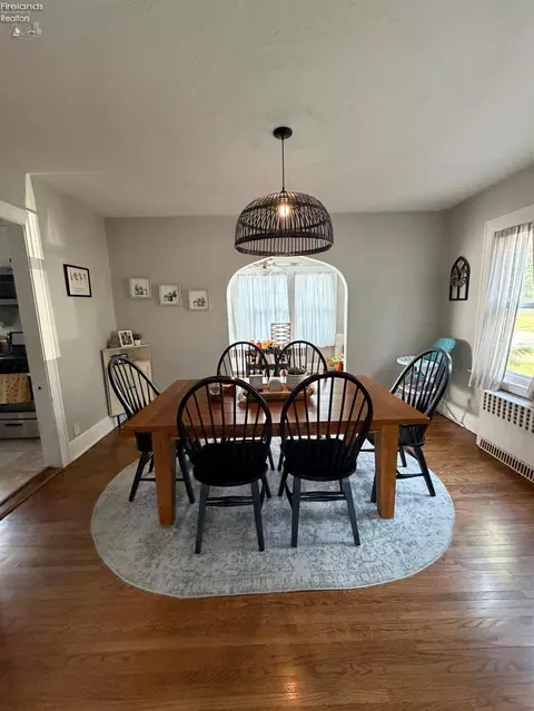 Dining - 816 Clark St, Willard, OH 44890 photo 3 of 3