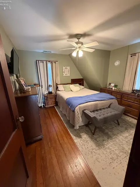 Bedroom - 816 Clark St, Willard, OH 44890 photo 5 of 6