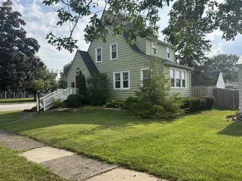 Exterior - 816 Clark St, Willard, OH 44890 photo 2 of 5