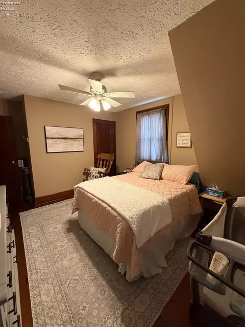 Bedroom - 816 Clark St, Willard, OH 44890 photo 4 of 6