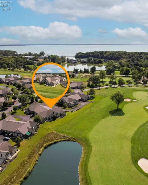 2680 N Canterbury Cir #B, Port Clinton, OH 43452