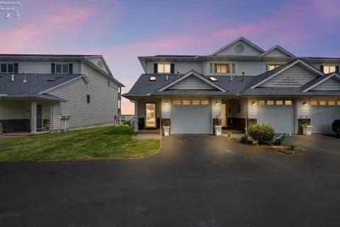 1187 W Lakeshore Dr, Port Clinton, OH 43452