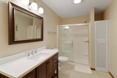 Bath - 2807 Woodside Dr, Huron, OH 44839 photo 4 of 5