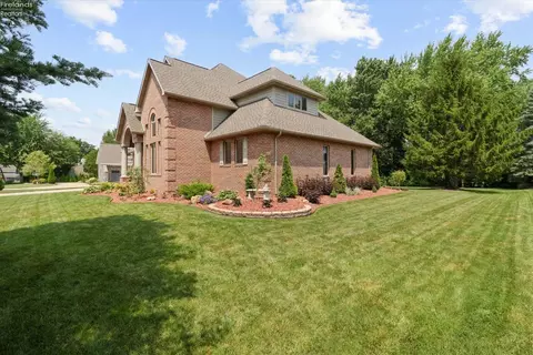 Exterior - 2807 Woodside Dr, Huron, OH 44839 photo 6 of 11