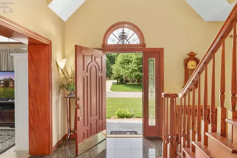 Entry Way - 2807 Woodside Dr, Huron, OH 44839 photo 1 of 5