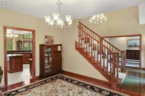 Entry Way - 2807 Woodside Dr, Huron, OH 44839 photo 4 of 5