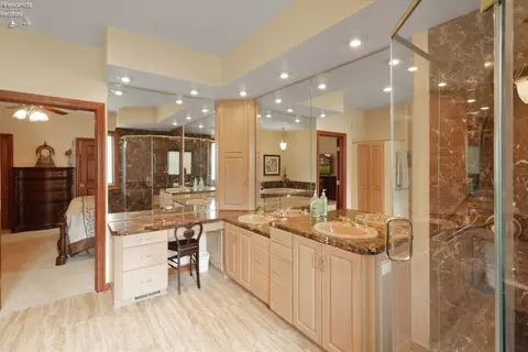 Bath - 2807 Woodside Dr, Huron, OH 44839 photo 1 of 5