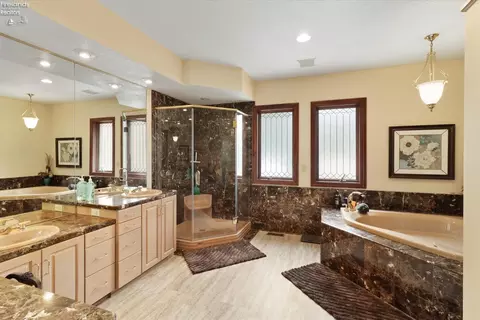 Bath - 2807 Woodside Dr, Huron, OH 44839 photo 2 of 5