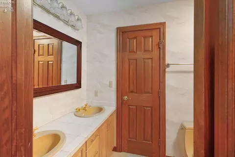 Bath - 2807 Woodside Dr, Huron, OH 44839 photo 3 of 5