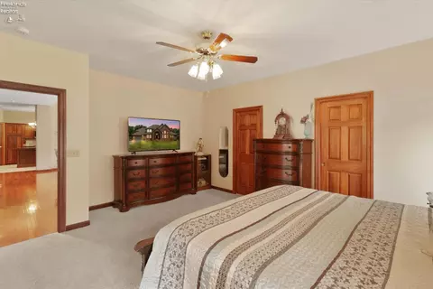 Bedroom - 2807 Woodside Dr, Huron, OH 44839 photo 2 of 9