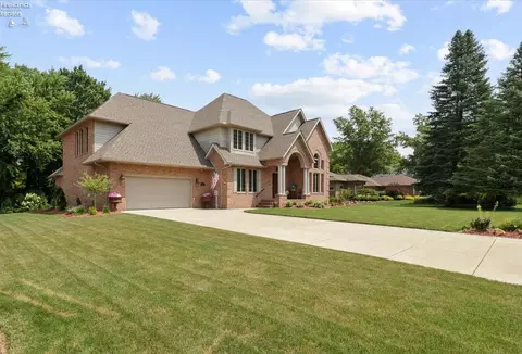Exterior - 2807 Woodside Dr, Huron, OH 44839 photo 3 of 11