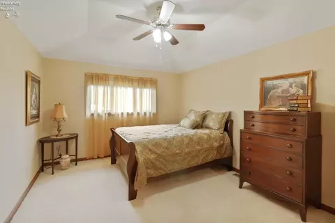 Bedroom - 2807 Woodside Dr, Huron, OH 44839 photo 6 of 9
