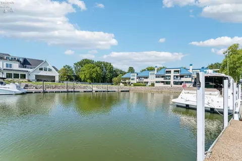 4448 Marin Habor #H, Port Clinton, OH 43452