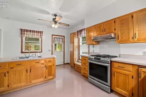 Kitchen - 321 Tiffin Ave, Huron, OH 44839 photo 3 of 6
