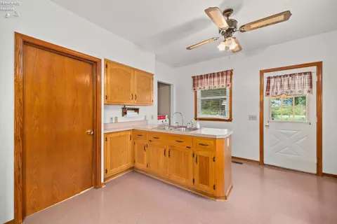 Kitchen - 321 Tiffin Ave, Huron, OH 44839 photo 5 of 6