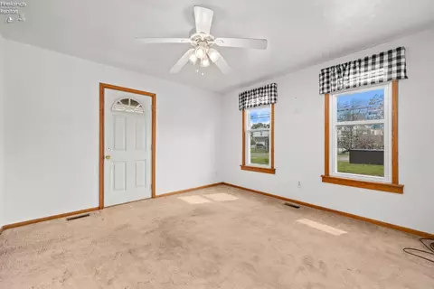 Living - 321 Tiffin Ave, Huron, OH 44839 photo 2 of 4