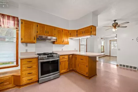 Kitchen - 321 Tiffin Ave, Huron, OH 44839 photo 4 of 6