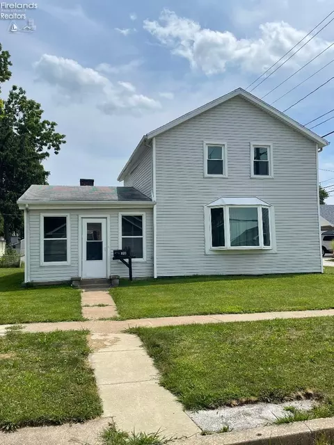 513 Washington St, Port Clinton, OH 43452