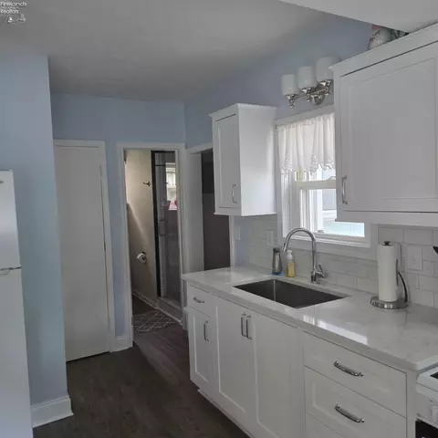 Kitchen - 621 E 5th St, Lakeside, OH 43440 photo 4 of 5