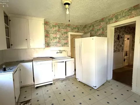 Kitchen - 123 E Monroe St, Sandusky, OH 44870 photo 1 of 1