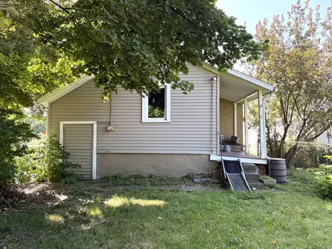 Exterior - 123 E Monroe St, Sandusky, OH 44870 photo 2 of 3