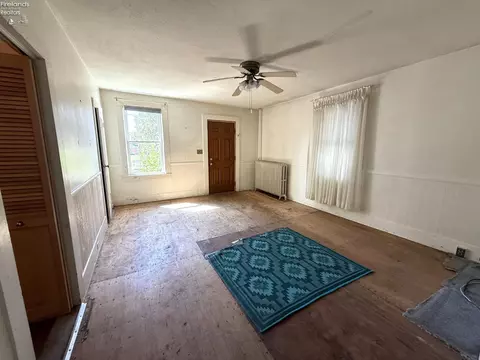 Living - 123 E Monroe St, Sandusky, OH 44870 photo 1 of 1