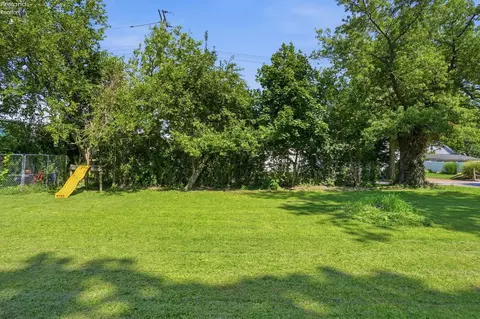 31 Swanson St, Huron, OH 44839 photo 2