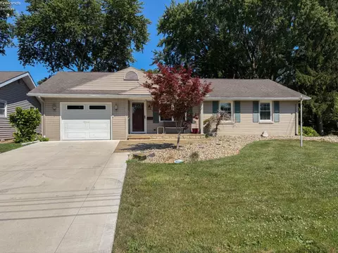 1107 Columbia Ave, Port Clinton, OH 43452