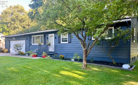 1400 Linger Dr, Clinton, OH 44216