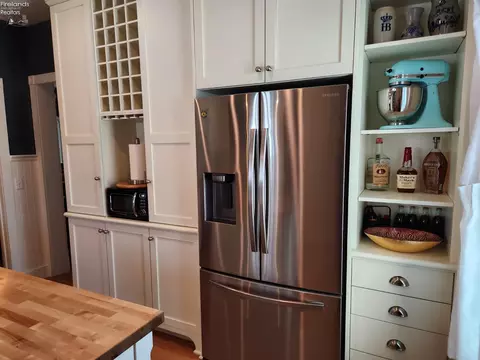 Kitchen - 317 Williams St, Huron, OH 44839 photo 2 of 13